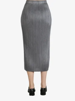 Skirts><noscript><img width=