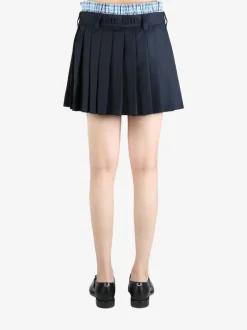 Skirts><noscript><img width=