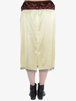 Skirts><noscript><img width=