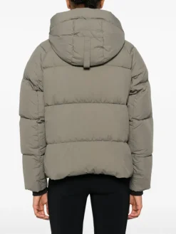 Jackets & Coats><noscript><img width=
