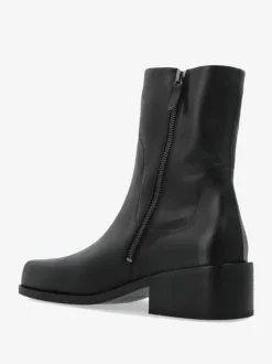 Boots><noscript><img width=