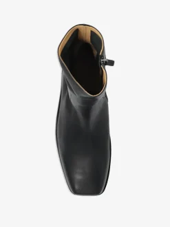 Boots><noscript><img width=