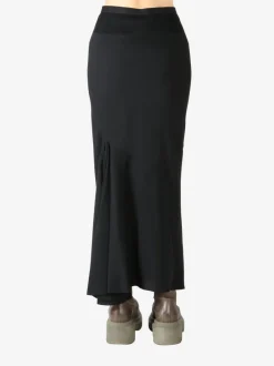 Skirts><noscript><img width=