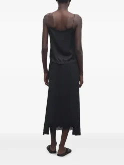 Skirts><noscript><img width=