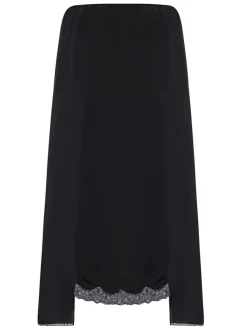 Skirts><noscript><img width=