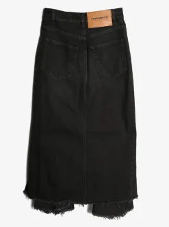 Skirts><noscript><img width=