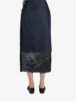Skirts><noscript><img width=