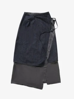Skirts><noscript><img width=