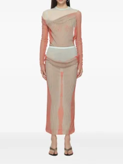 Skirts><noscript><img width=