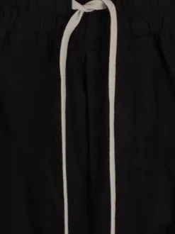 Pants><noscript><img width=