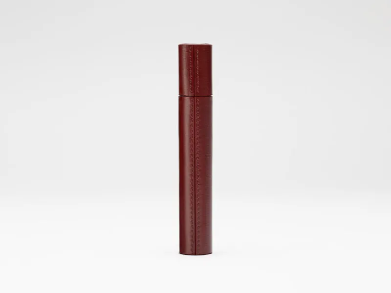 Body>LA BOUCHE ROUGE Fine Leather Mascara Sleeve