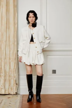 Skirts><noscript><img width=