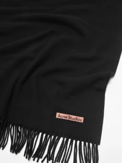 Scarves | Scarves><noscript><img width=