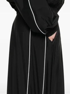 Skirts><noscript><img width=