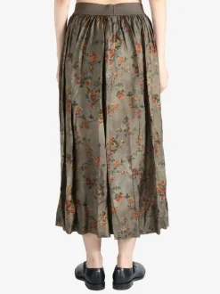 Skirts><noscript><img width=