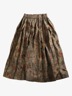 Skirts><noscript><img width=
