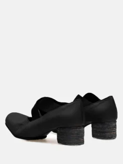 Heels><noscript><img width=
