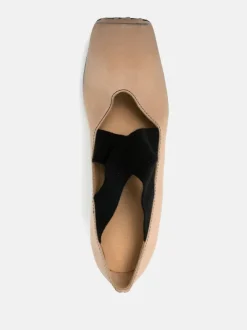 Heels><noscript><img width=