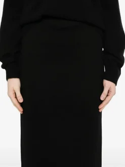 Skirts><noscript><img width=