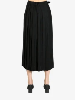 Skirts><noscript><img width=