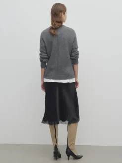 Skirts><noscript><img width=