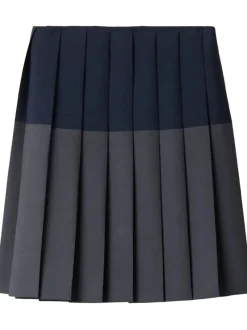 Skirts><noscript><img width=