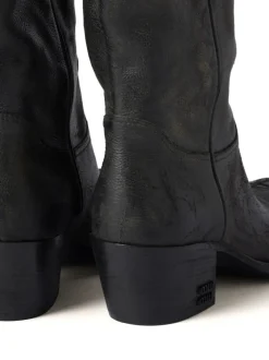 Boots><noscript><img width=