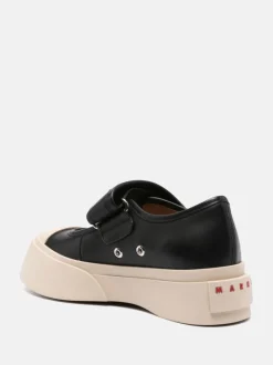 Sneakers><noscript><img width=