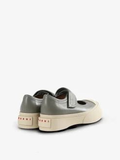 Sneakers><noscript><img width=
