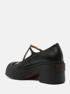 Heels><noscript><img width=