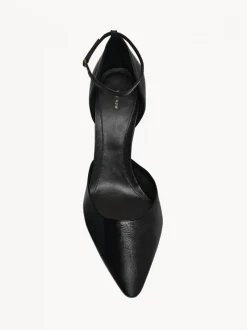 Heels><noscript><img width=