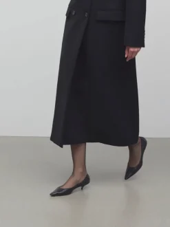 Heels><noscript><img width=