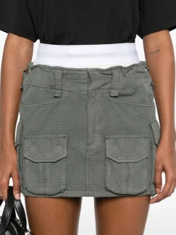 Skirts><noscript><img width=