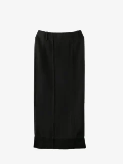 Skirts><noscript><img width=