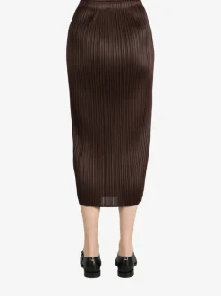 Skirts><noscript><img width=