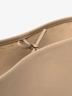 Bags><noscript><img width=