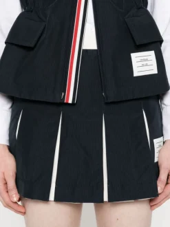 Skirts><noscript><img width=