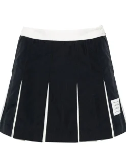 Skirts><noscript><img width=