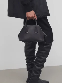 Bags>THE ROW Mini Devon leather Bag