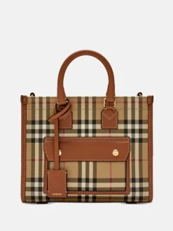 Bags>BURBERRY Mini Freya Tote Bag