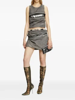 Skirts><noscript><img width=