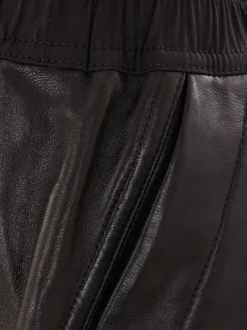 Shorts><noscript><img width=
