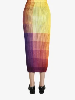 Skirts><noscript><img width=