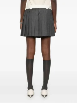 Skirts><noscript><img width=