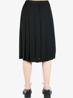 Skirts><noscript><img width=
