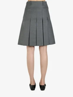 Skirts><noscript><img width=