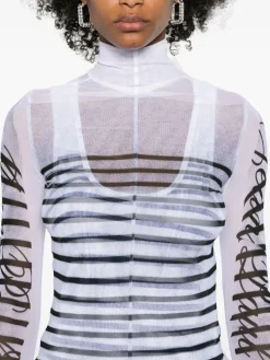 Tops><noscript><img width=