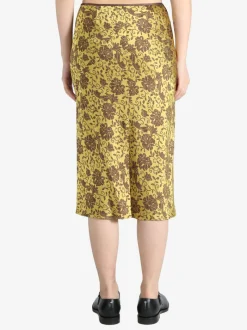 Skirts><noscript><img width=