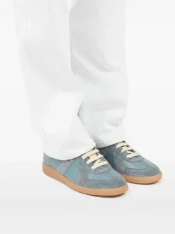 Sneakers><noscript><img width=
