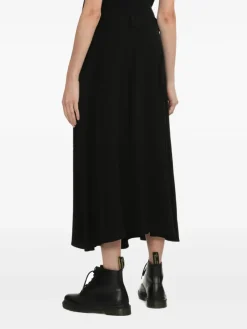 Skirts><noscript><img width=